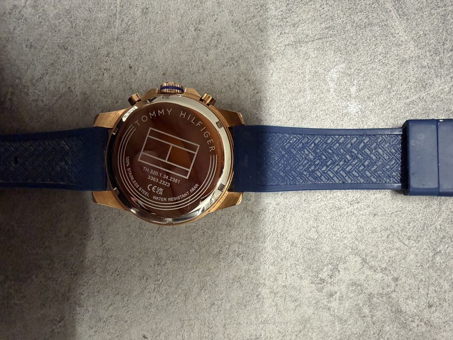 Tommy Hilfiger Часовник