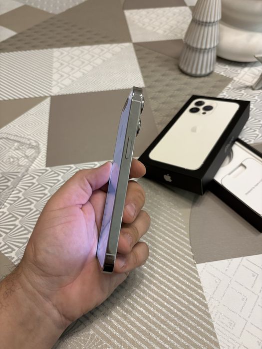Iphone 13 Pro 128 GB два броя бял и черен € 289 за брой