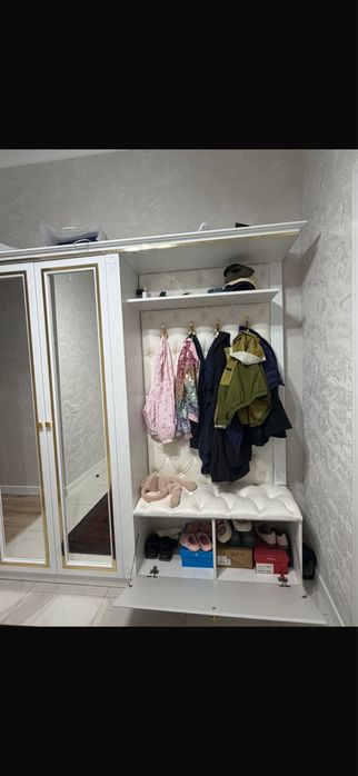 Шкаф для прихожей