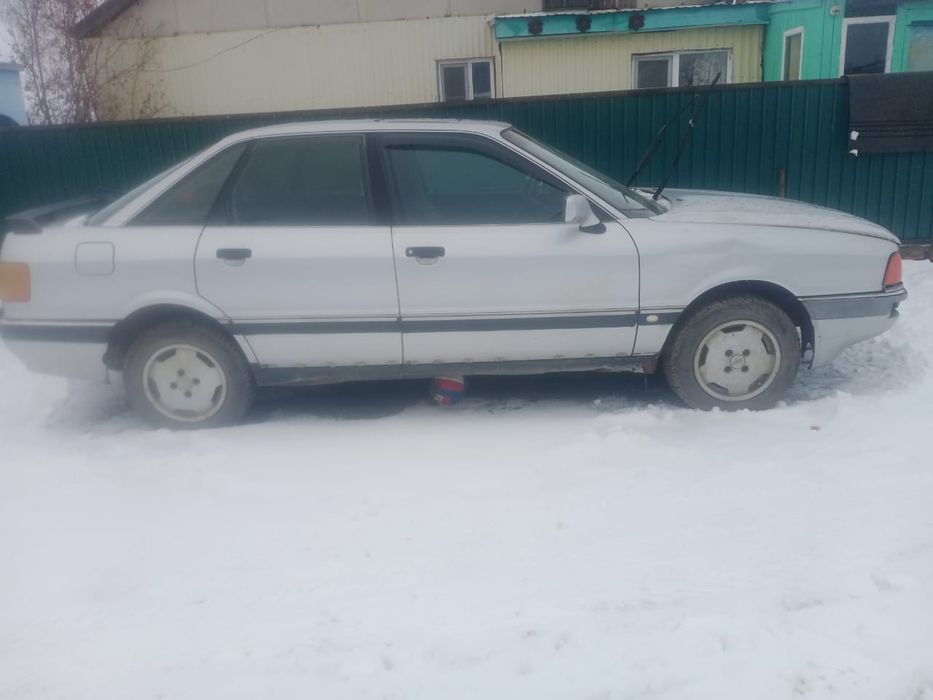 Продам срочно машину audi 80