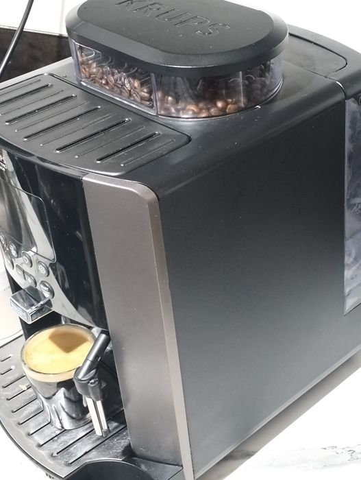 Кафеавтомат Krups EA819E10 Arabica Latte