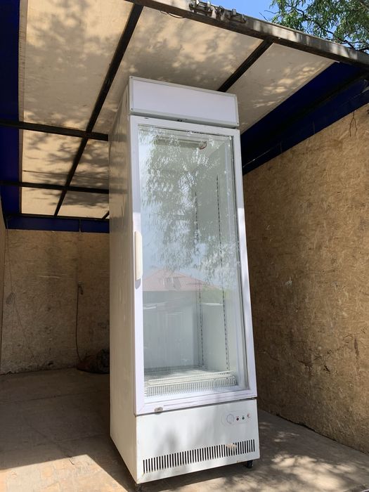 Витринный холодильник / Холодильник