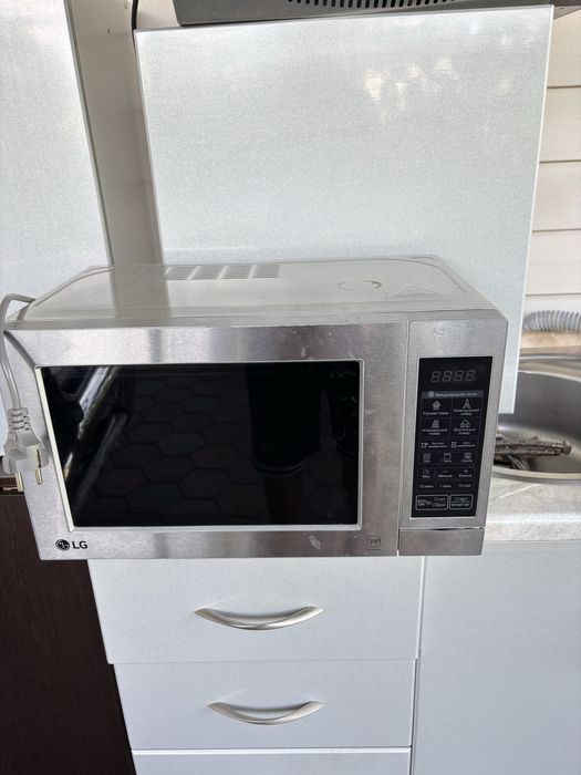 Продам кухню полностью