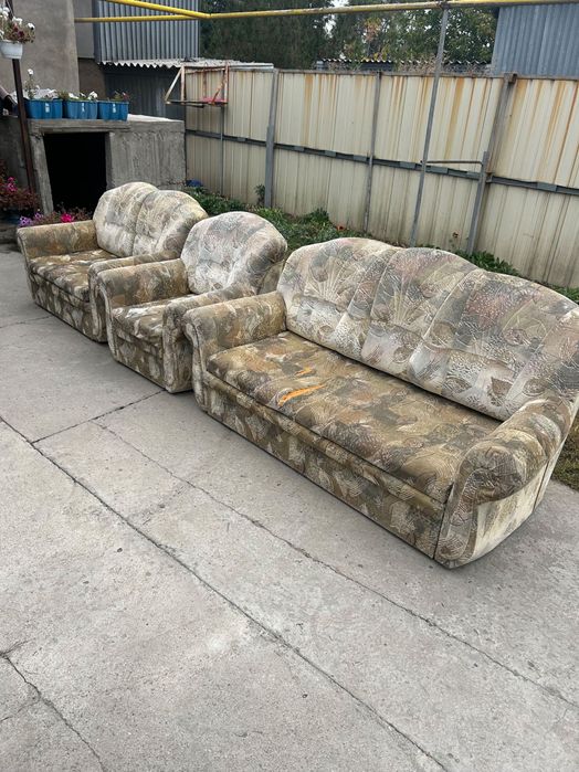 Диван.                            .