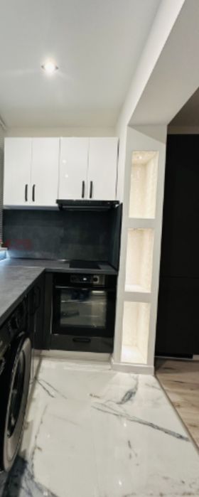 Продава се Тристаен апартамент в София, Обеля 1 - 66 кв.м за 1693 €/кв.м - Снимка #1