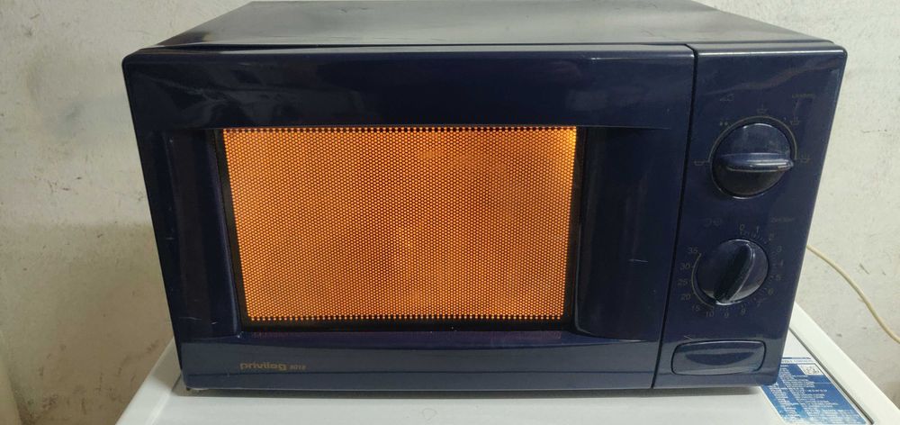 Cuptor cu microunde Privileg