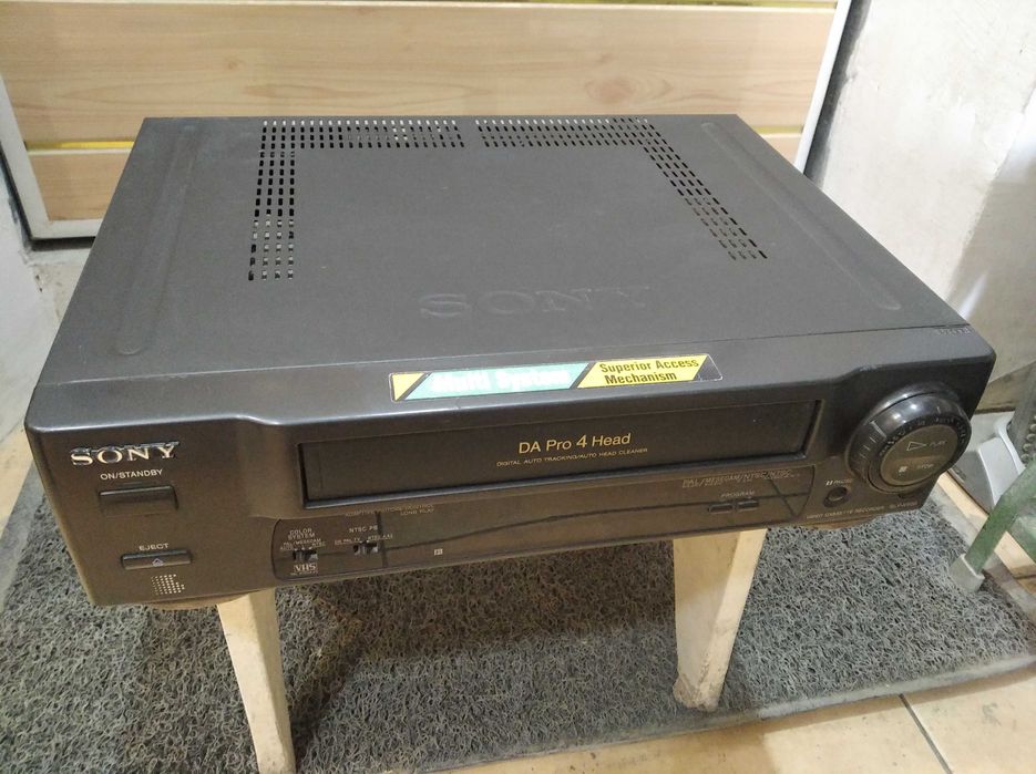 Видеомагнитофон Sony (Ishlamaydi). Не работает.