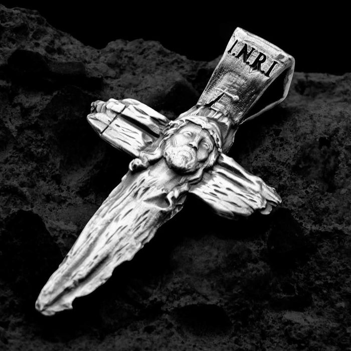 Сребърен кръст с Исус Христос- сребро 925, религиозен медальон за вяра