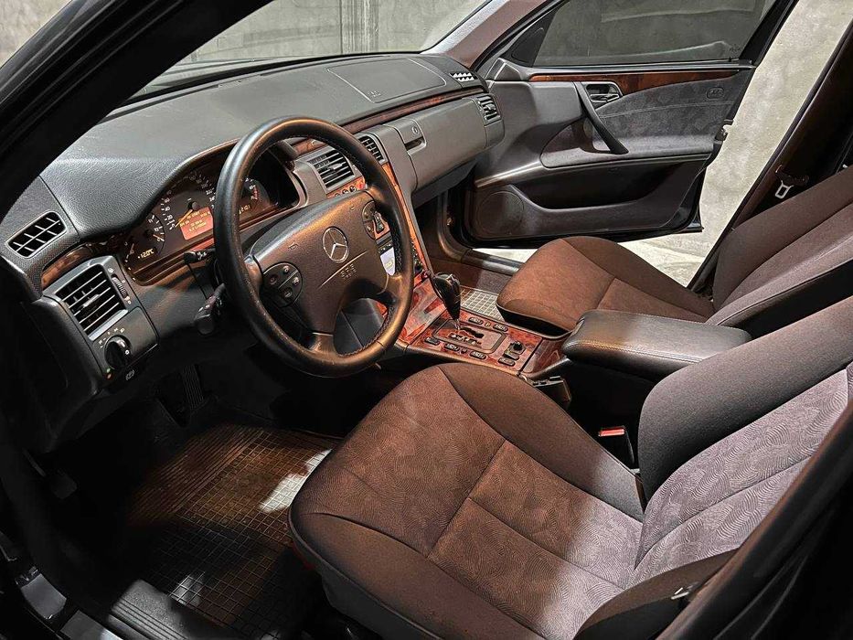 Mercedes Benz W210 E260