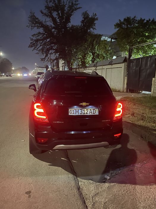 Tracker 1 Premier