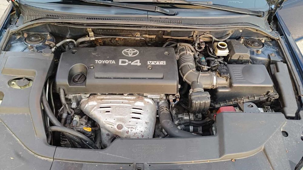 Toyota Avensis Combi 2.0 бензин 147к.с. 2003г.- за части или възстановяване