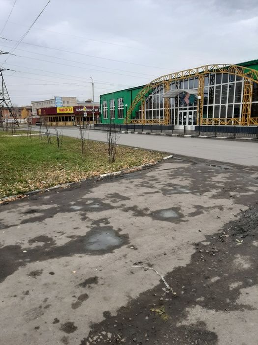 Продам магазин с парковкой