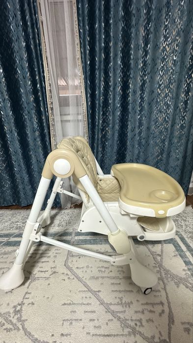 Детский стол для кормления