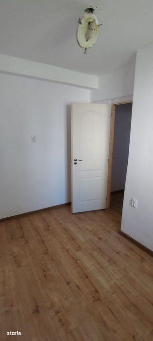 Apartament 2 camere renovat la parter