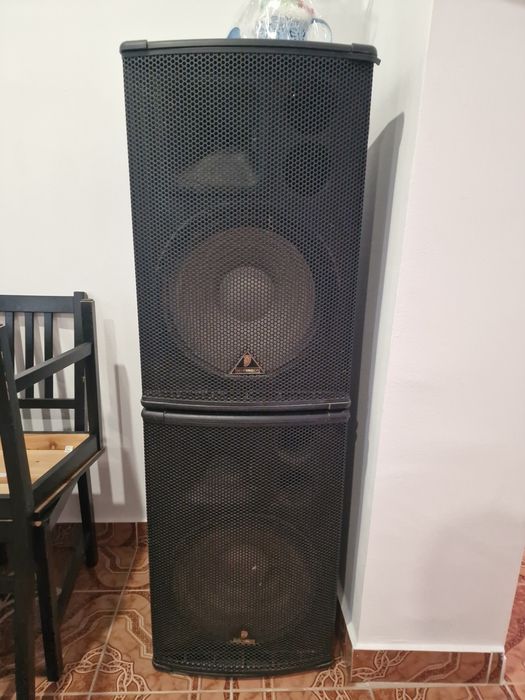 Vand 2 Boxe behringer 800w