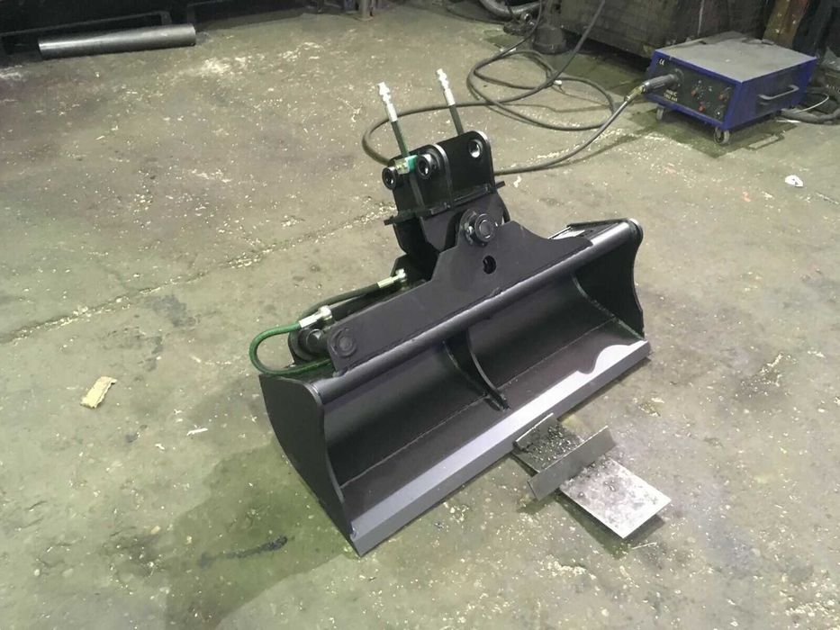 Накланяща се планировъчна кофа, хидравлична за багер