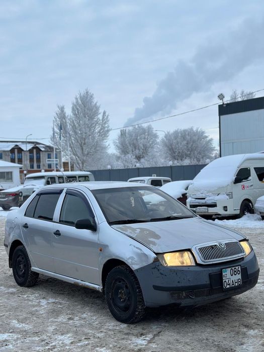 Skoda fabia автомобиль фабия