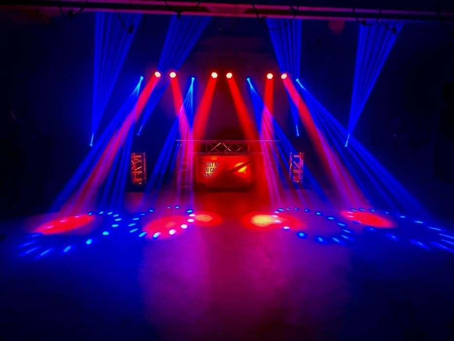 Dj,caut solista ptr ev private..