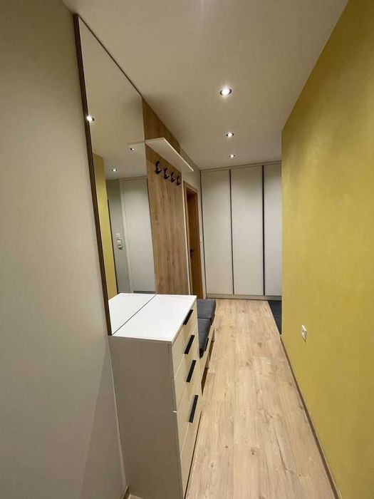 Дава се под наем Тристаен апартамент в Пловдив, Христо Смирненски - 120 кв.м за 980 € - Снимка #2