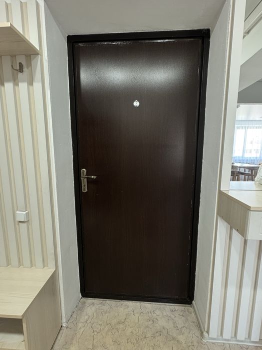 Входная дверь левая