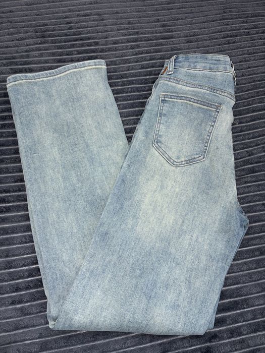 Продам женские джинсы
