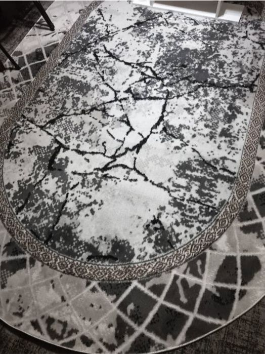 Овальный ковёр (кілем)