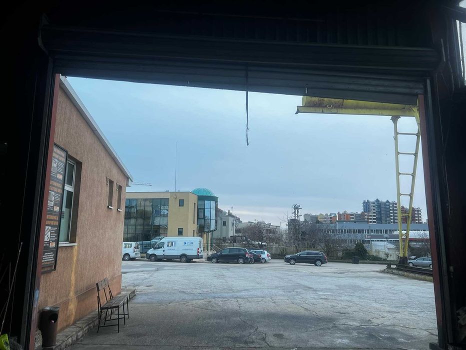 Дава се под наем Промишлена сграда в Варна, Младост 1 - 700 кв.м за 3213 € - Снимка #6
