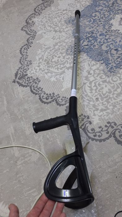 Продам костыли новые