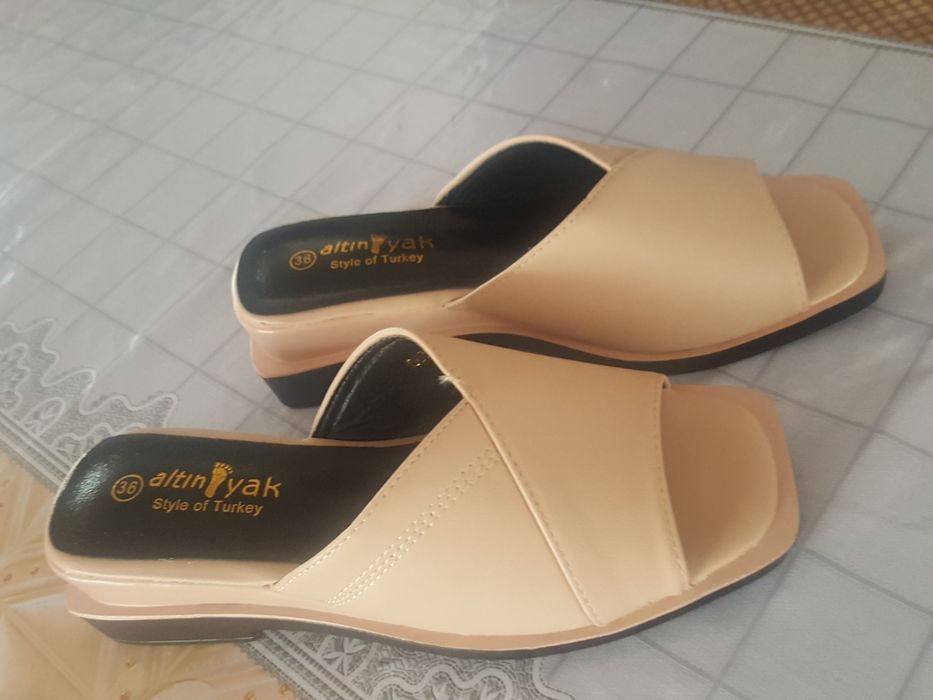 Продается обувь летняя новая