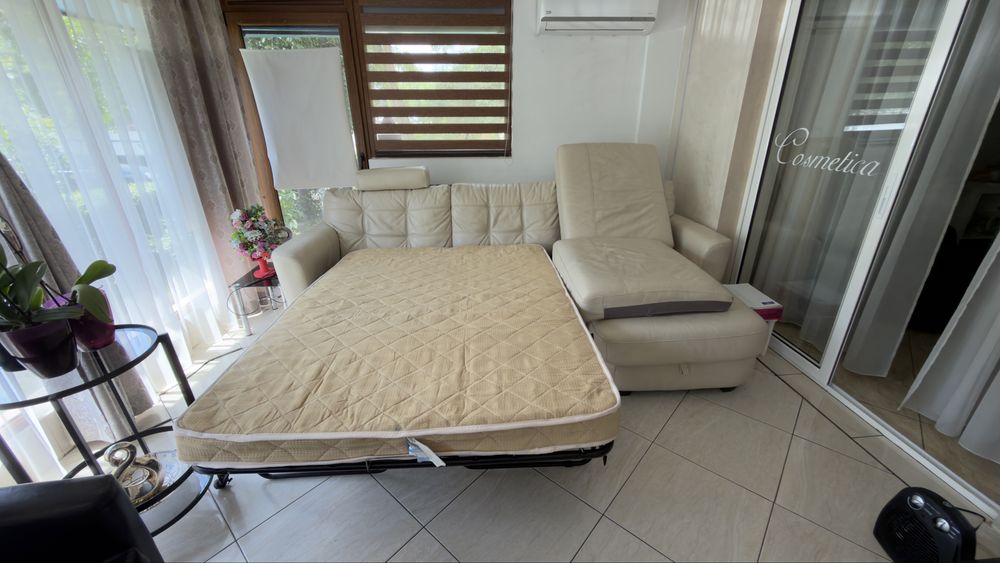 Colțar extensibil din piele cu ladă depozitare – Stare excelentă