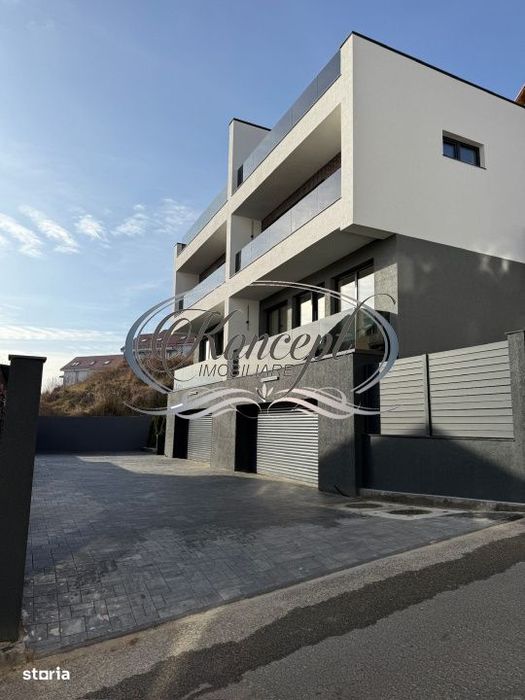 Casa exclusivista cu terasa si vedere panoramica