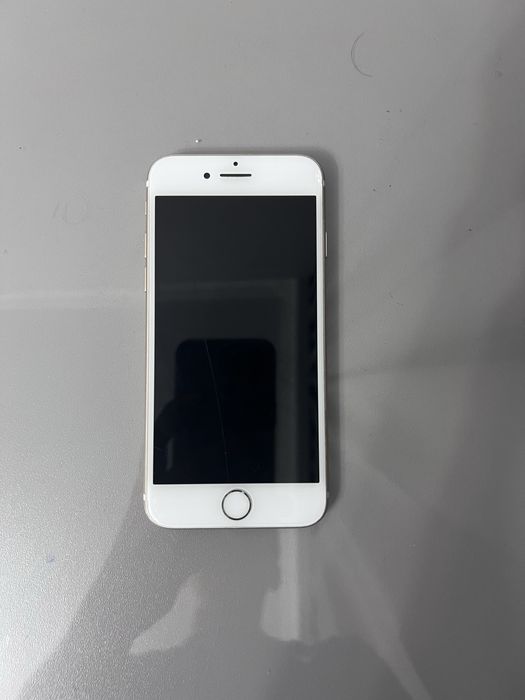 Продам iphone 7 32 гб !!
