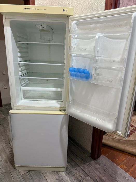 Продам холодильник