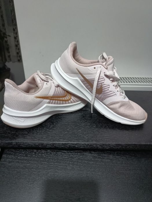 Vand pantofi sport Nike