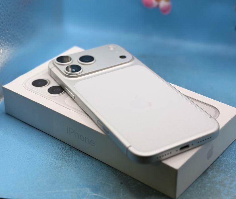 ГАРАНЦИОНЕН!!! Apple iPhone 17 Pro Max, 256GB, 5G, Silver