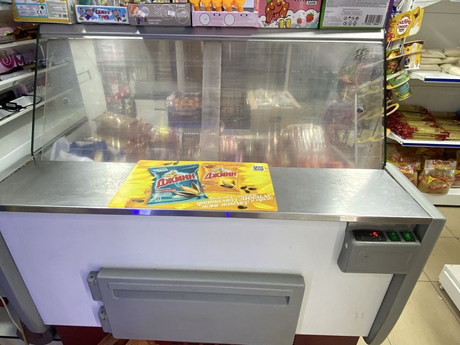 Витиринный холодильник