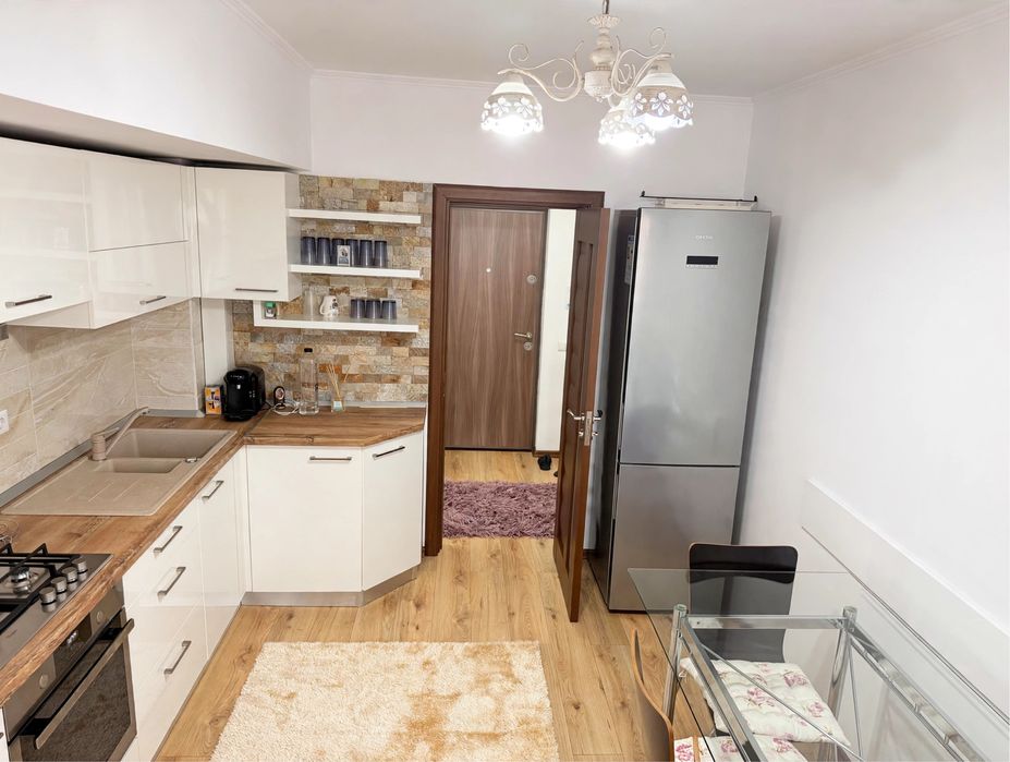 Apartament 2 camere, 80 mp, Centru - Piața Simian, Bloc Nou, Mobilat Complet + LOC DE PARCARE