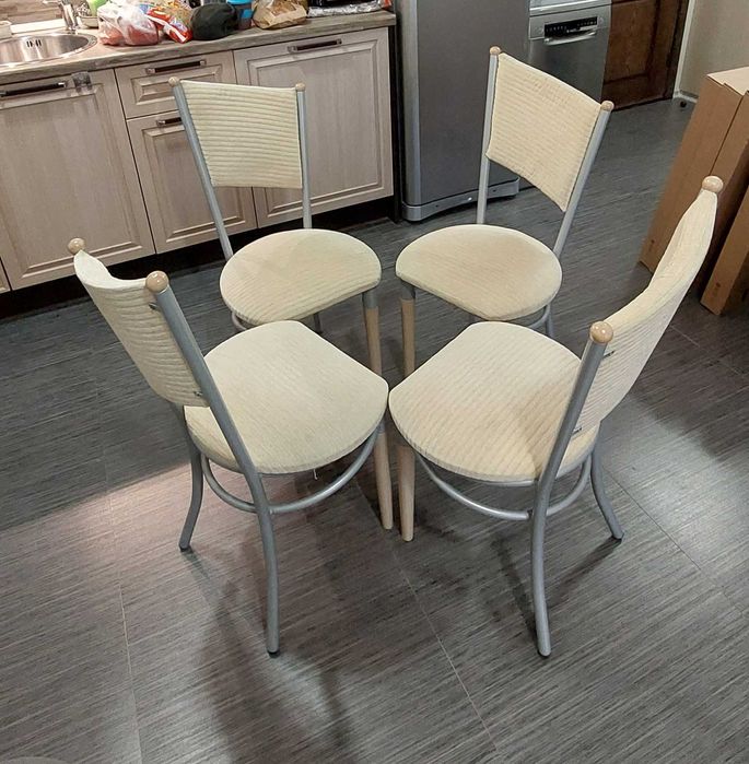 Намалено! Комплект маса и 4 стола