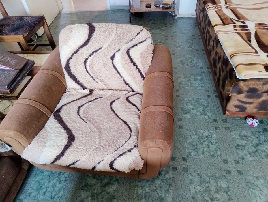 Подарявам мебели