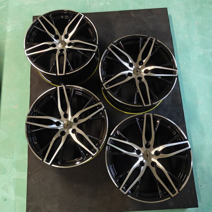 R18 PCD 5 *114,3 Комплект новых легкосплавных дисков