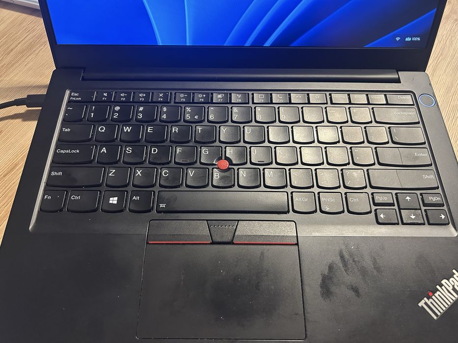 Laptop i5 Gen 11, 16GB RAM, SSD 512GB – stare foarte bună