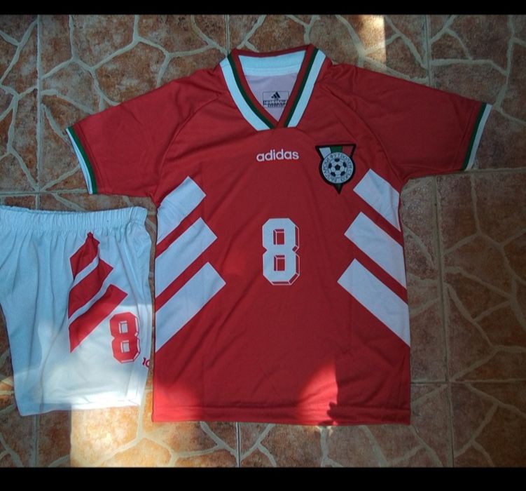 БЪЛГАРИЯ детско юношески футболни екипи РЕТРО екипи 8 STOICHKOV