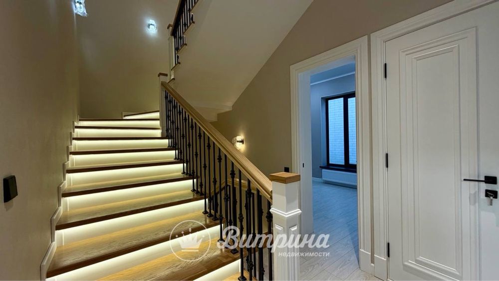 Коттедж в махалле Амира Темура , 5 комнатный  на 2-х сотках