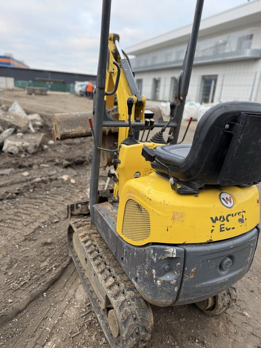 Inchiriez miniexcavator 1t