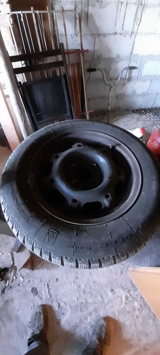 Автомобилни гуми с джанти