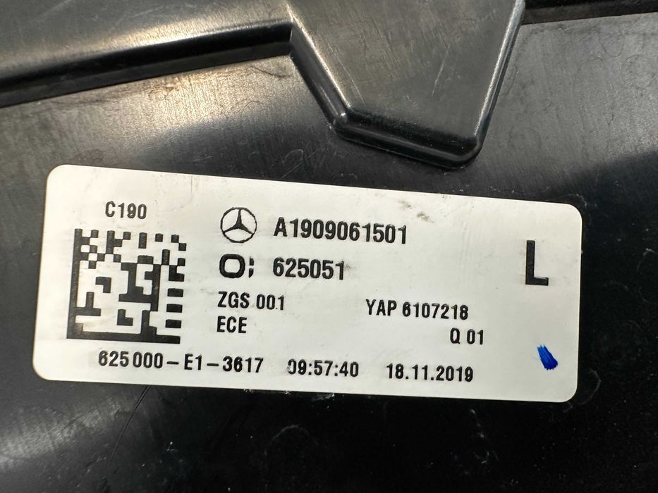Задна светлина ляв стоп стопове Mercedes AMG GT 190 R190 C190 Мерцедес АМГ ГТ