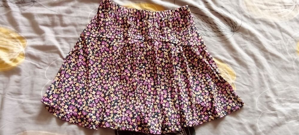 Лятна пола с вградени къси гащи