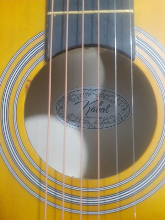 Gitara sotiladi holati yangi 800 ming