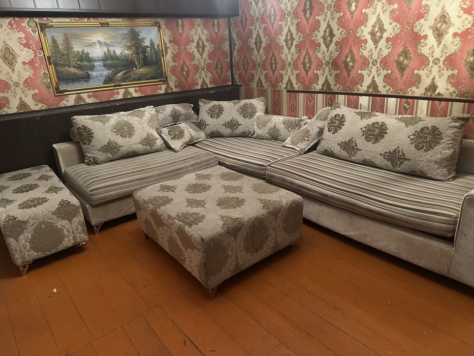 Продаётся диван в хорошем состоянии.