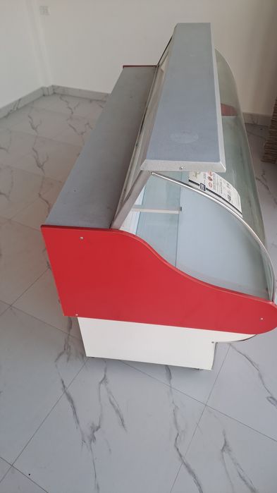 Витрина холодильник